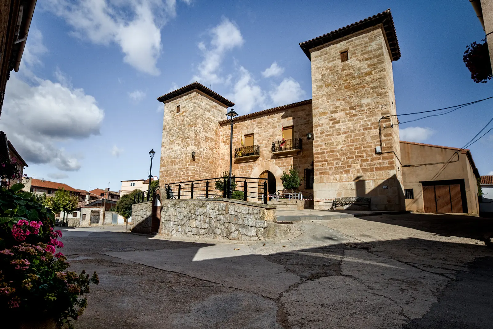 1 Castillo-Ayuntamiento de Celadas