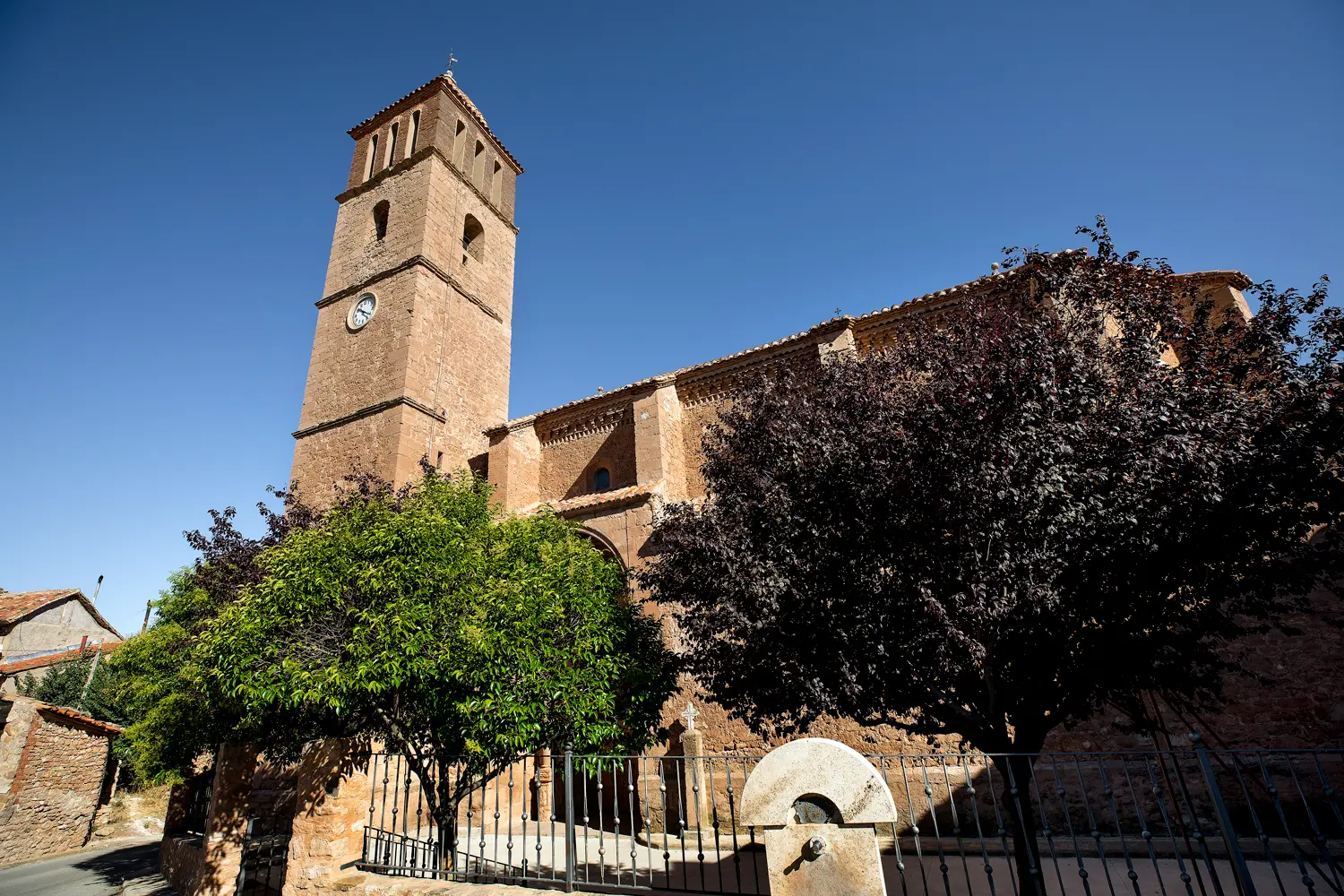 1 Iglesia de San Pedro Apóstol